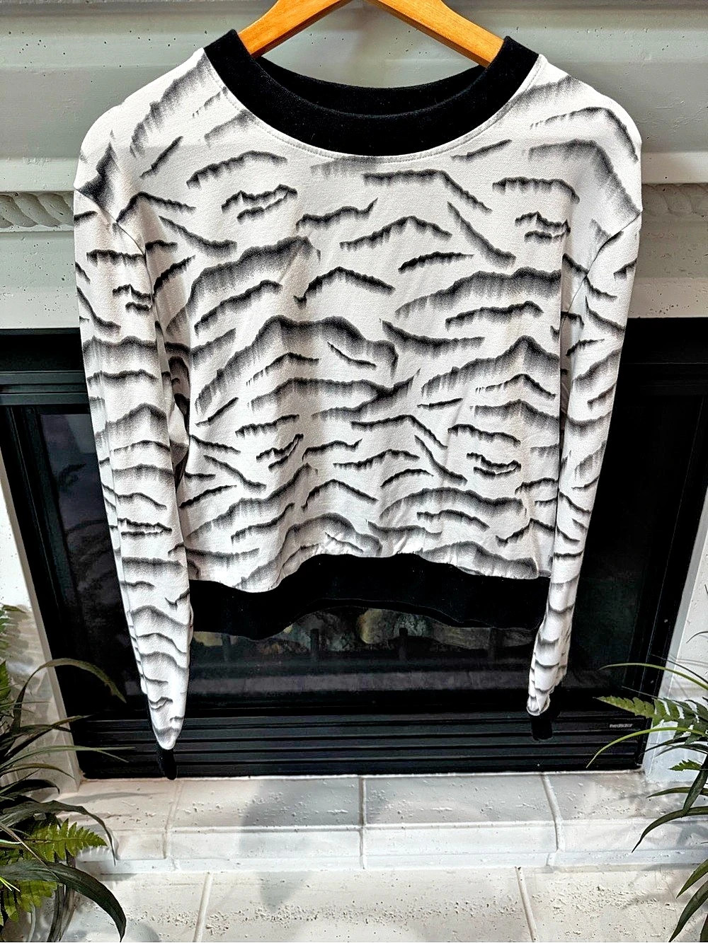 Varley Sawtelle Sweatshirt Animal Print Top White & Black Medium